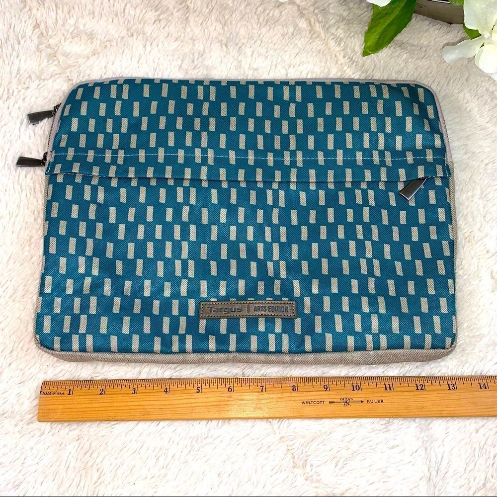 NWOT Targus Arts Edition Durable Padded Zipper sleeve 10 x 13